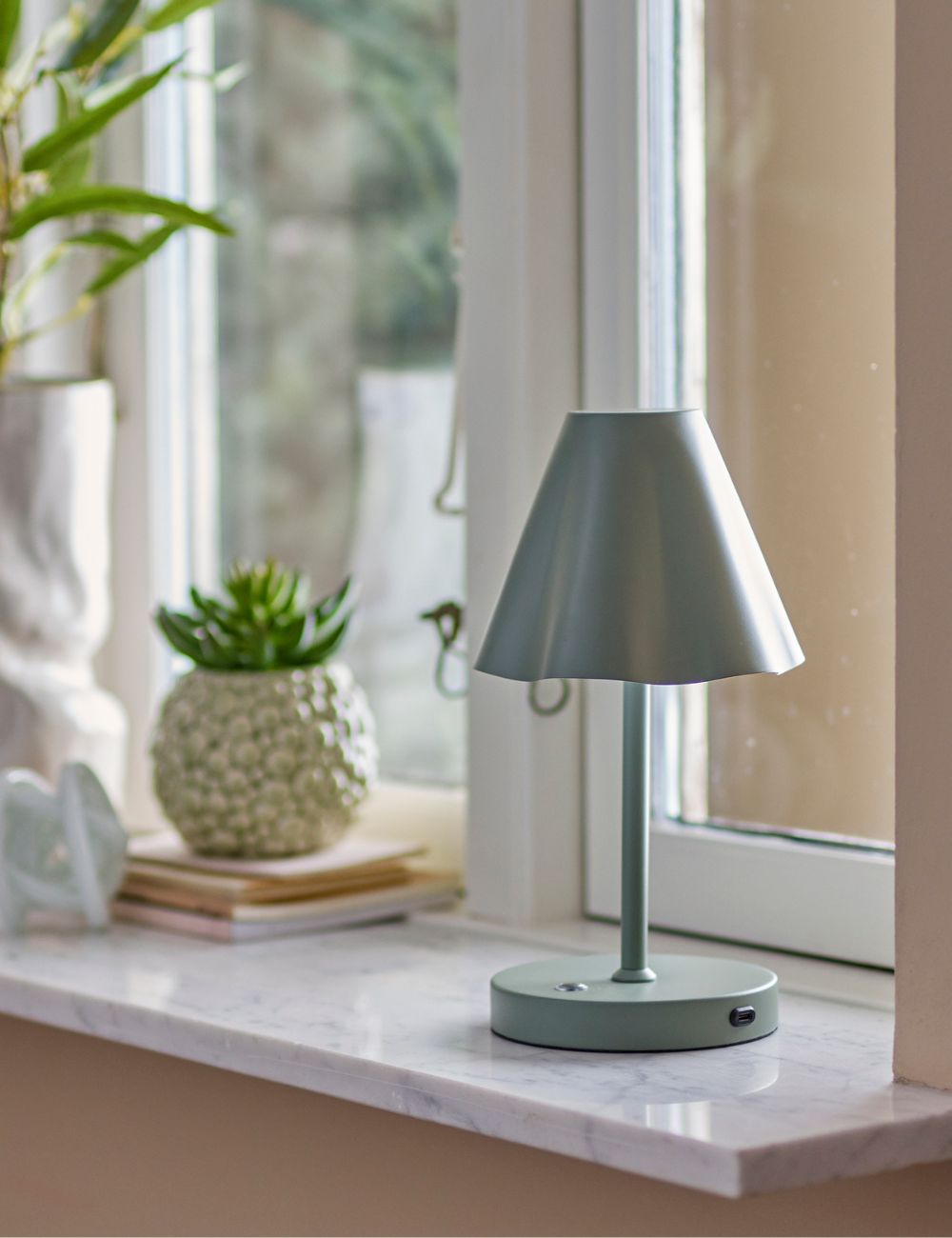 Leo Portable Lamp - Green