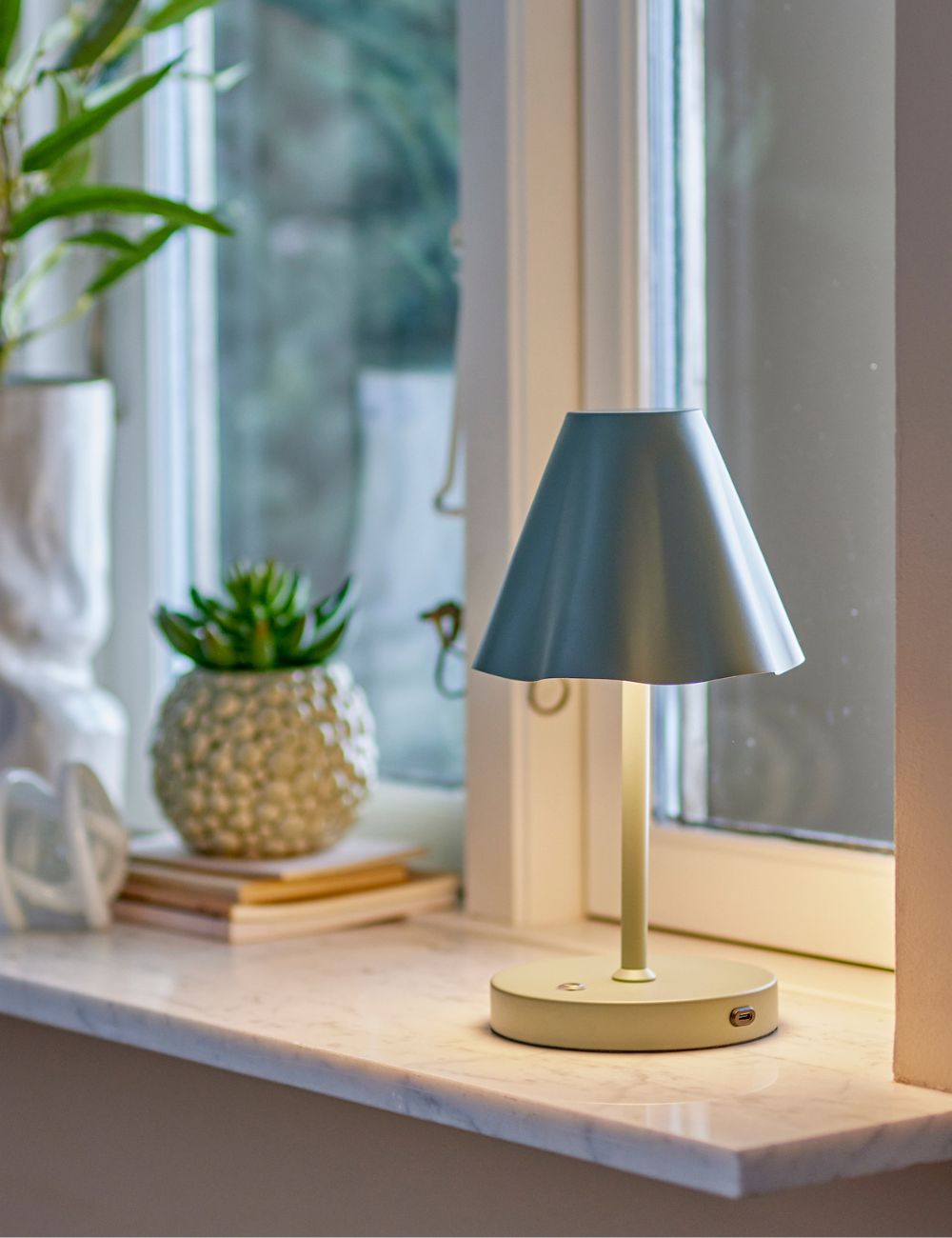 Leo Portable Lamp - Green