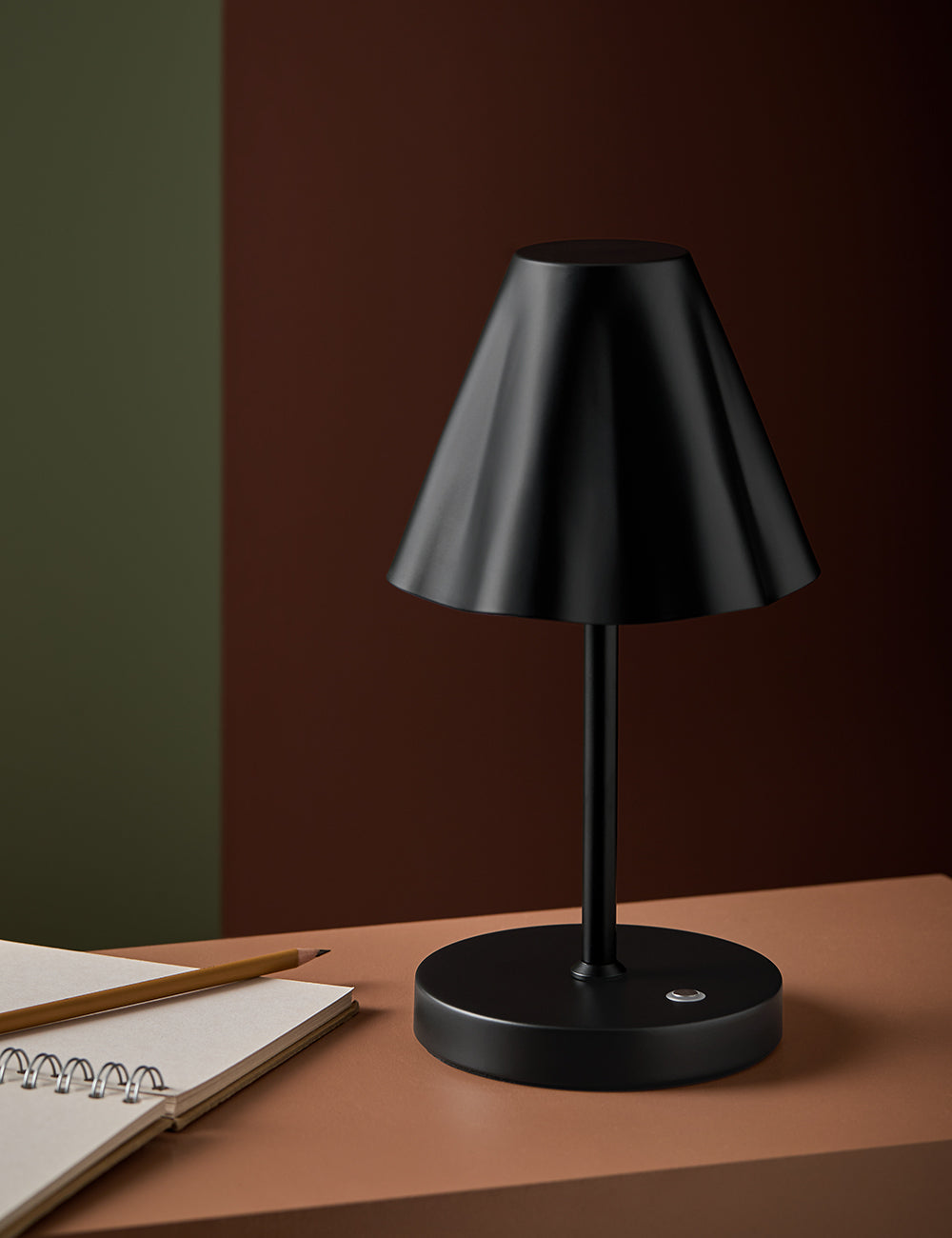 Lizzy Portable Lamp - Black