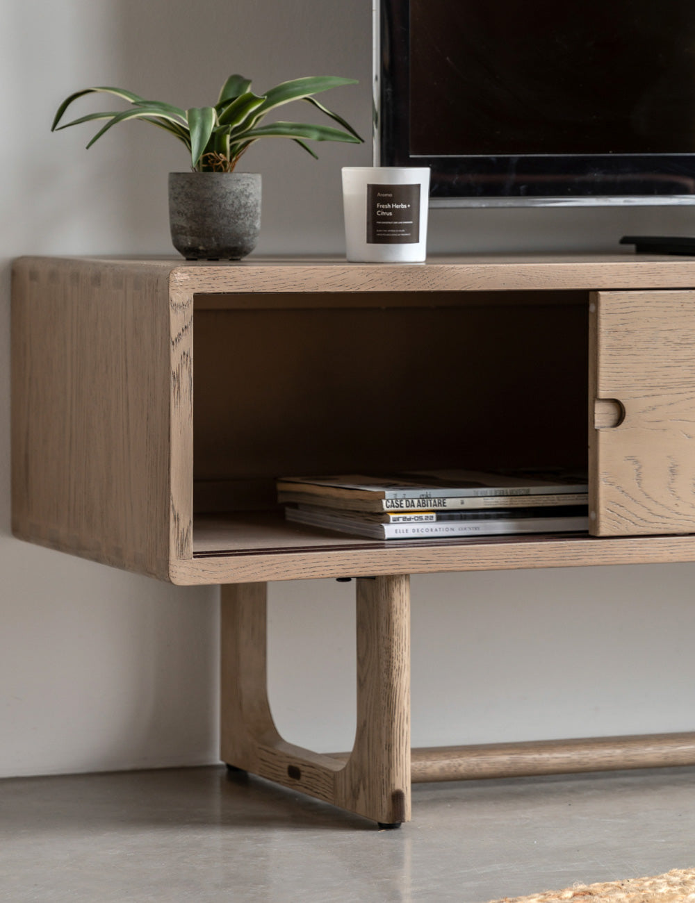 Albie Minimalist Media Unit - Smoked